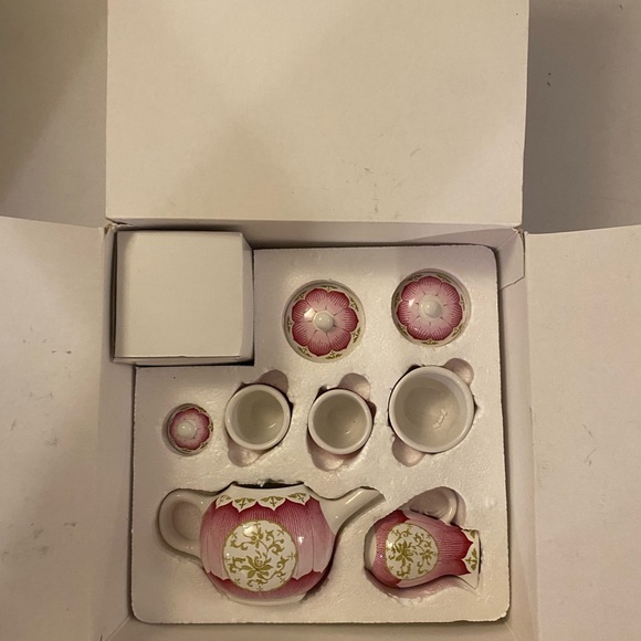 American Girl Doll Tea Set — in Original Box! - Picture 5 of 10